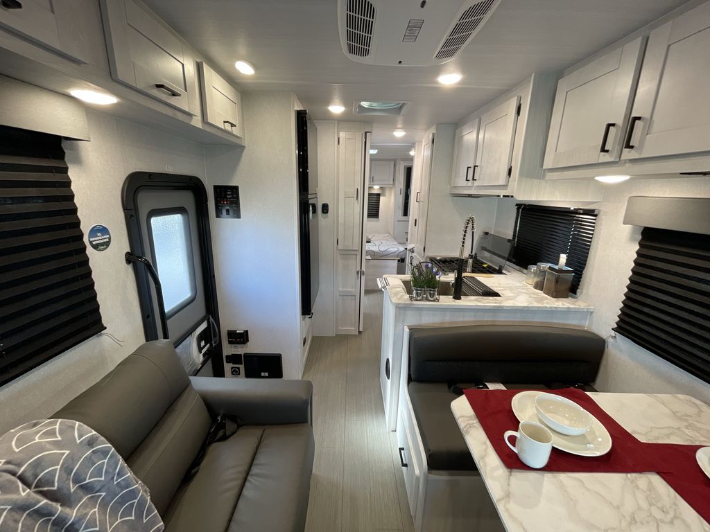 New 2024 EAST TO WEST Entrada 2700NS Motor Home Class C at Blue Compass ...